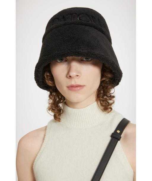 Patou bucket hat in faux shearling chez Cornerstreet bien 