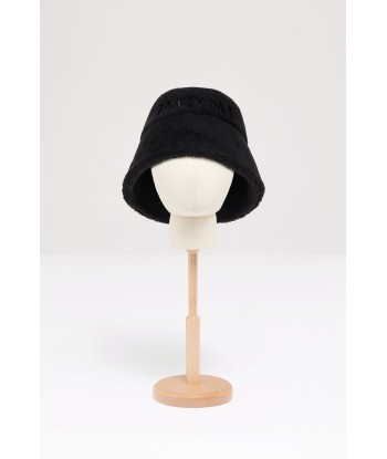 Patou bucket hat in faux shearling chez Cornerstreet bien 