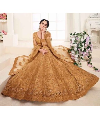 Lehenga nuptial doré Kanishka store