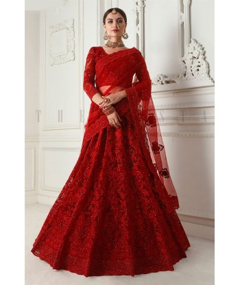 Lehenga nuptiale rouge Kaaviya d'Europe débarque